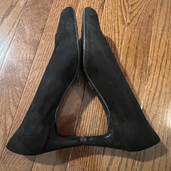 Stuart Weitzman black suede Chic pump size 7 - Picture 10 of 11
